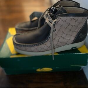 Stylish Kids Shoes in Black and Cream